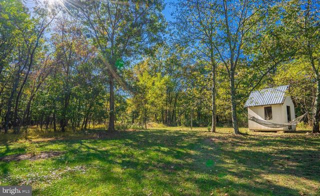 295 GREENWOODS DR, Berkeley Springs, WV 25411