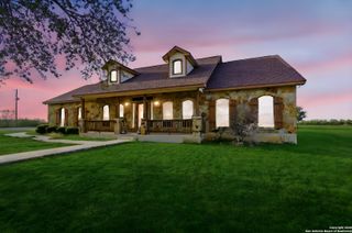 3036 State Highway 97W, Floresville, TX 78114