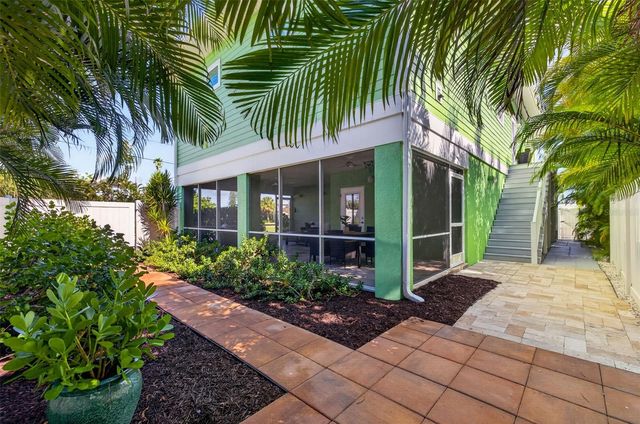 205 162ND AVENUE, Redington Beach, FL 33708