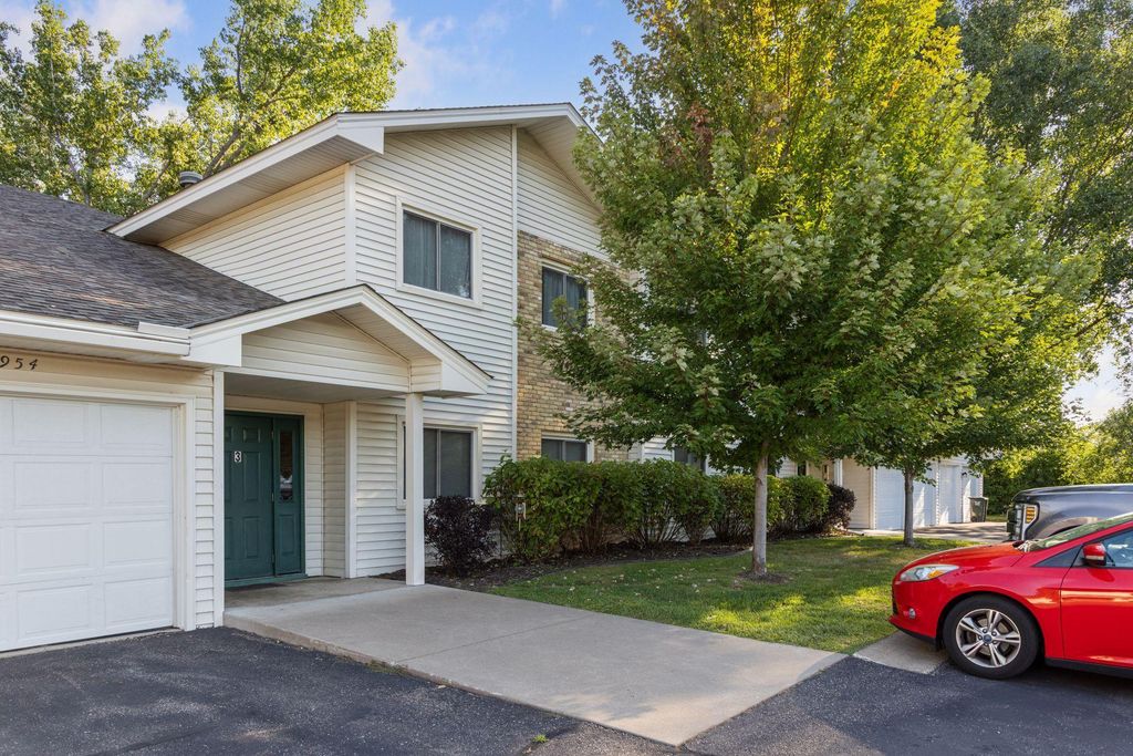 7952 Charles Way, Inver Grove Heights, MN 55076