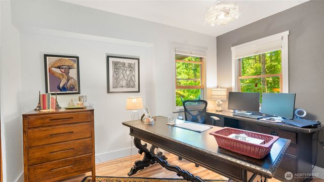 4657 Island Avenue NE, Bainbridge Island, WA 98110