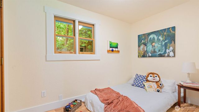 4657 Island Avenue NE, Bainbridge Island, WA 98110