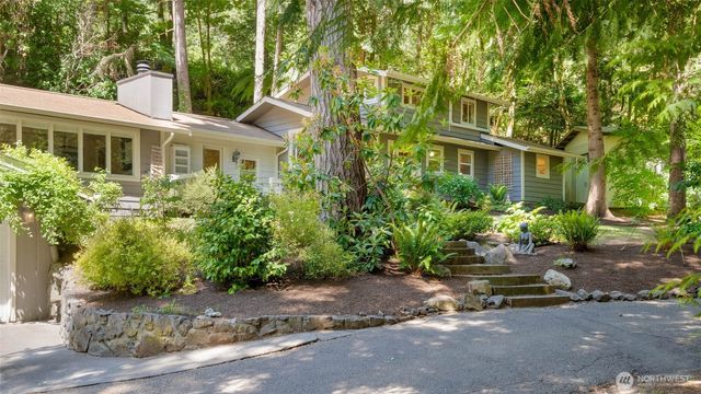 4657 Island Avenue NE, Bainbridge Island, WA 98110