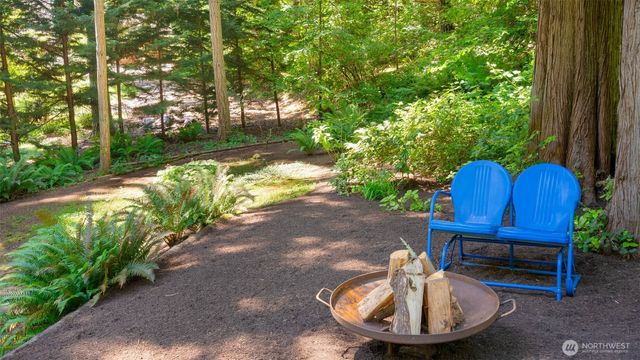 4657 Island Avenue NE, Bainbridge Island, WA 98110