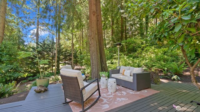 4657 Island Avenue NE, Bainbridge Island, WA 98110