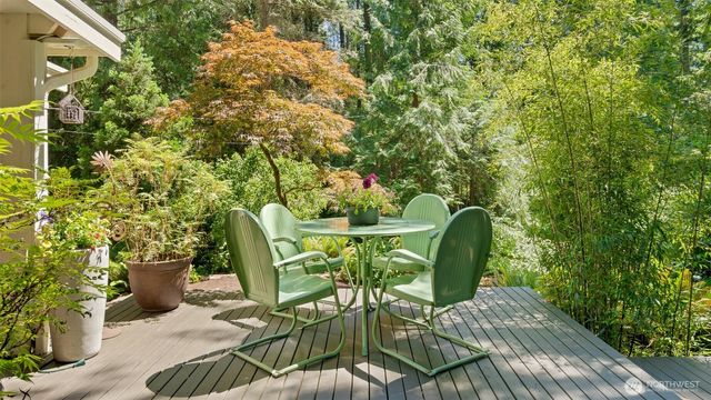 4657 Island Avenue NE, Bainbridge Island, WA 98110