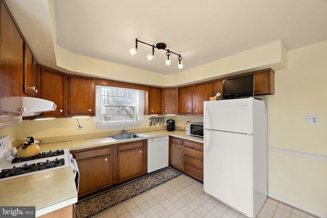 509 HOLLY KNOLL RD, Hockessin, DE 19707