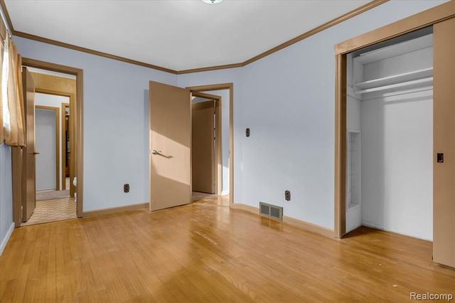 25615 Tireman Street, Dearborn Heights, MI 48127