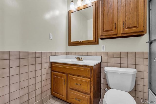 25615 Tireman Street, Dearborn Heights, MI 48127