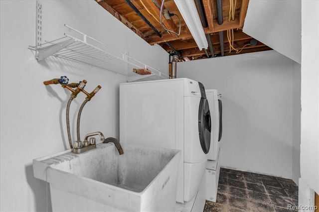 25615 Tireman Street, Dearborn Heights, MI 48127