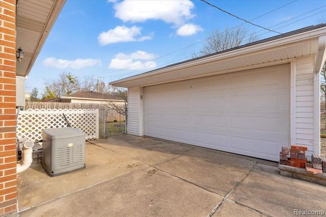 25615 Tireman Street, Dearborn Heights, MI 48127