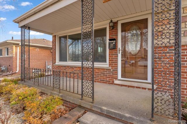 25615 Tireman Street, Dearborn Heights, MI 48127