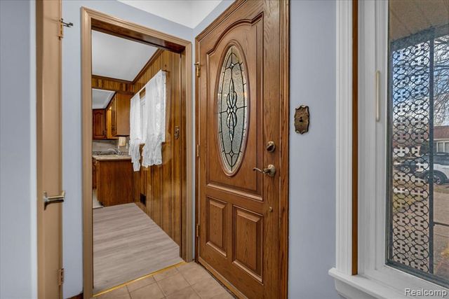 25615 Tireman Street, Dearborn Heights, MI 48127