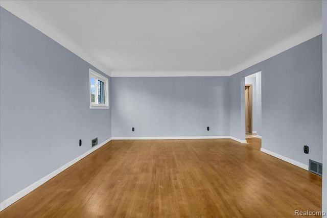 25615 Tireman Street, Dearborn Heights, MI 48127