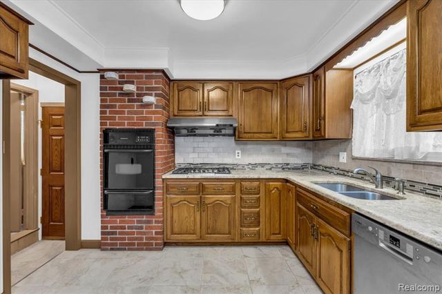 25615 Tireman Street, Dearborn Heights, MI 48127