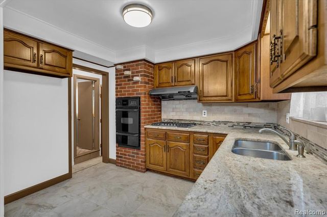 25615 Tireman Street, Dearborn Heights, MI 48127