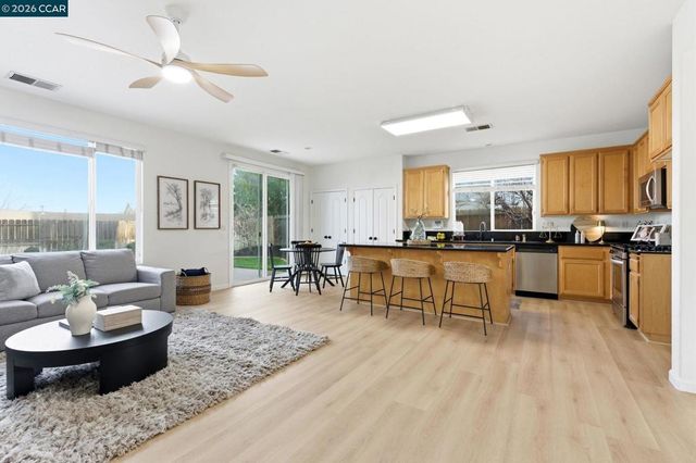 1871 1871 Ventura Dr, Pittsburg, CA 94565