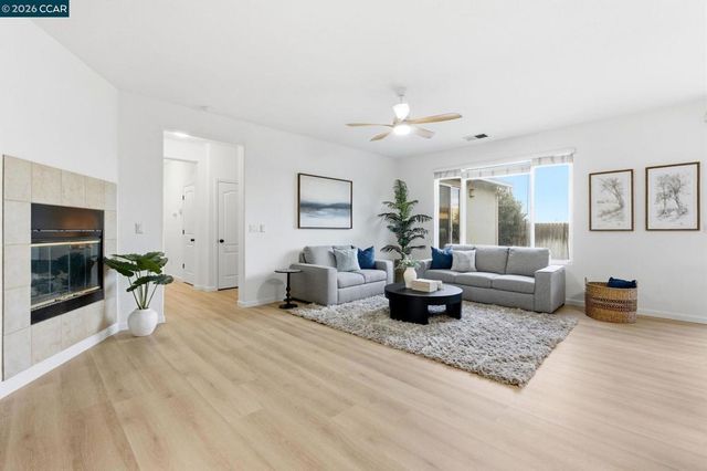 1871 1871 Ventura Dr, Pittsburg, CA 94565