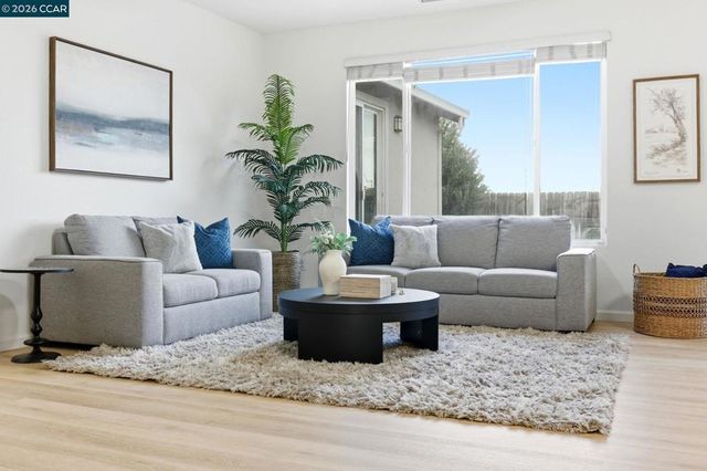 1871 1871 Ventura Dr, Pittsburg, CA 94565