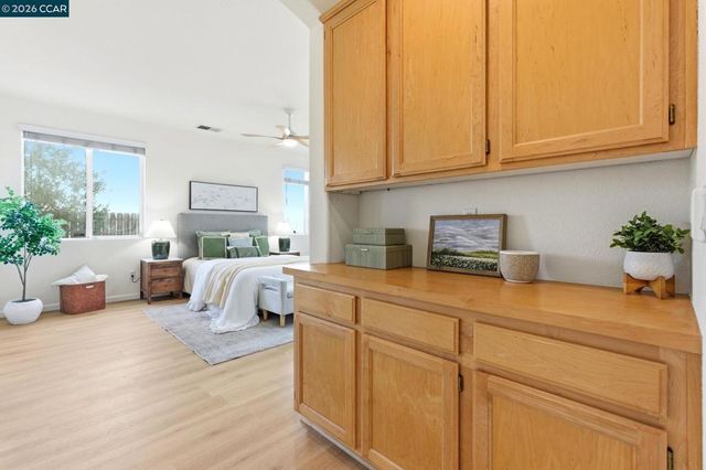 1871 1871 Ventura Dr, Pittsburg, CA 94565