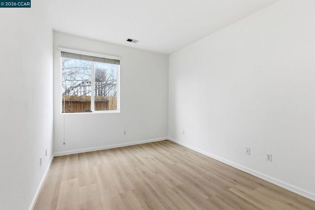 1871 1871 Ventura Dr, Pittsburg, CA 94565