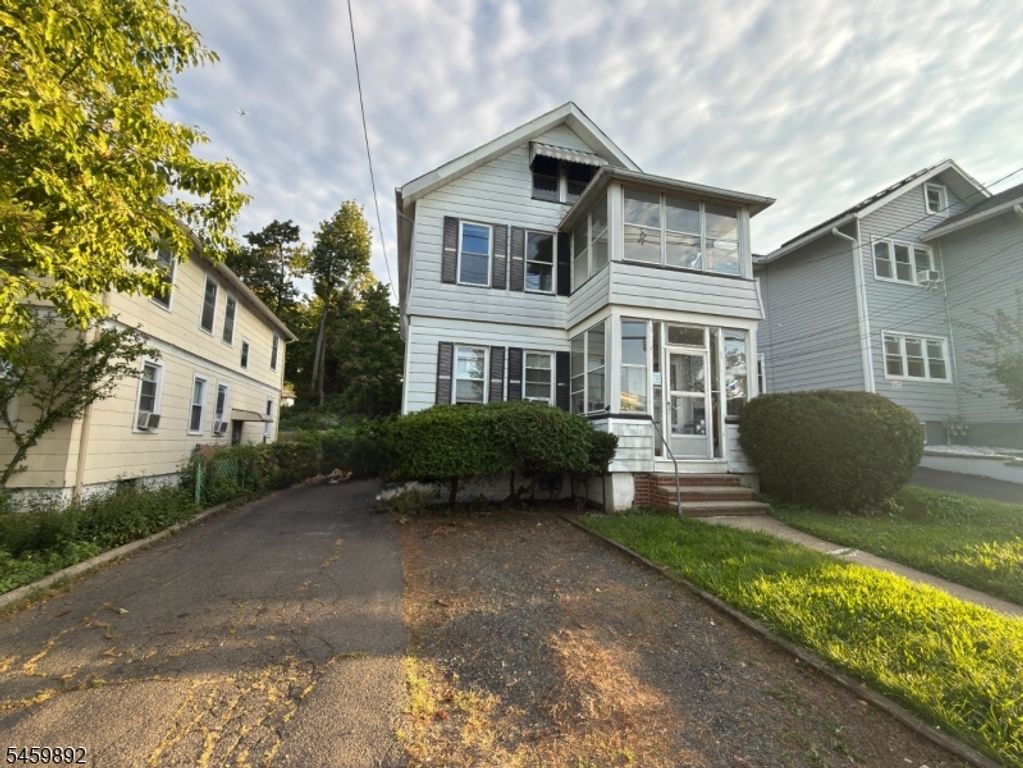 25 Kingsland St, Nutley Twp., NJ 07110 — exterior
