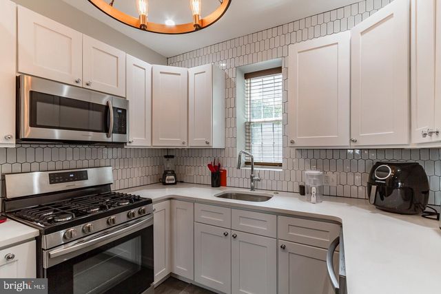 1348 S DOVER ST, Philadelphia, PA 19146