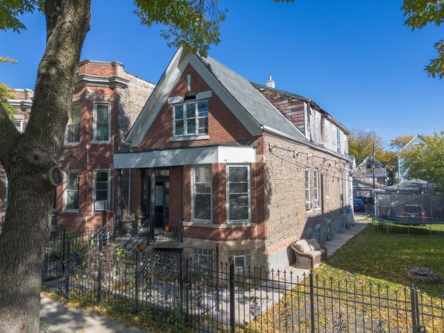 1645 N Monticello Avenue, Chicago, IL 60647