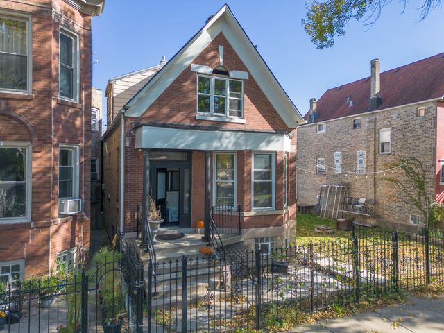 1645 N Monticello Avenue, Chicago, IL 60647