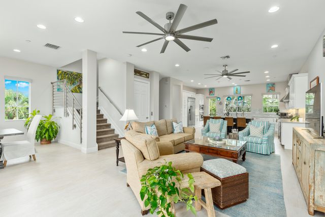 144 Tierra Lane 10, Jupiter, FL 33477