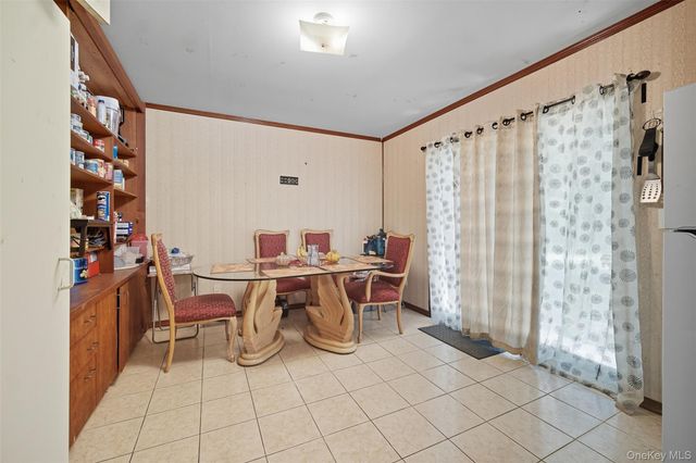 30 Fords Lane, Southampton, NY 11968