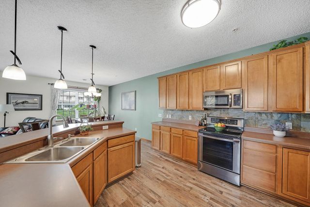 4926 Bisset Lane 7506, Inver Grove Heights, MN 55076