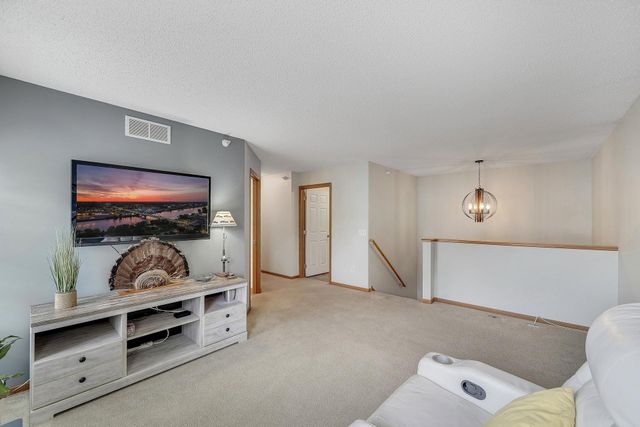 4926 Bisset Lane 7506, Inver Grove Heights, MN 55076