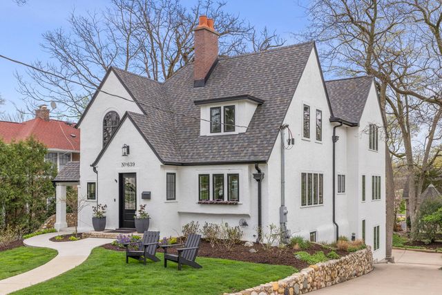 639 N Park Boulevard, Glen Ellyn, IL 60137