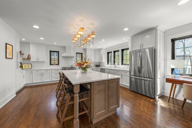 639 N Park Boulevard, Glen Ellyn, IL 60137