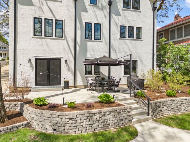 639 N Park Boulevard, Glen Ellyn, IL 60137