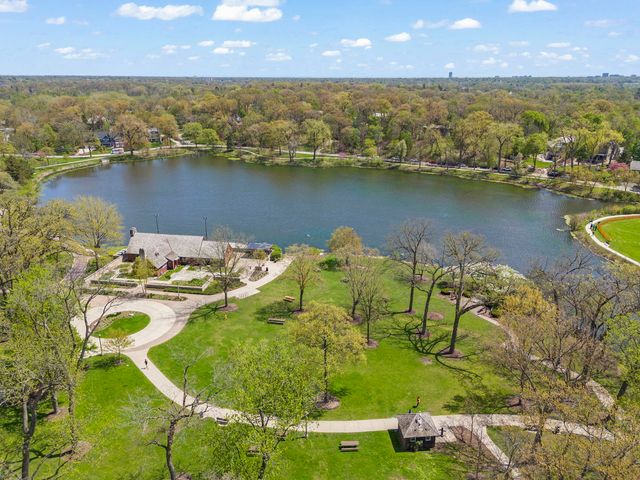 639 N Park Boulevard, Glen Ellyn, IL 60137