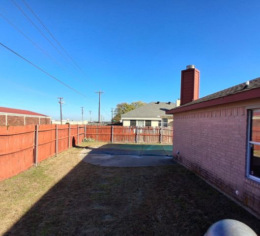 8194 Waterside Trail, Fort Worth, TX 76137