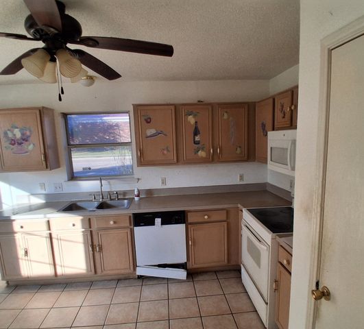 8194 Waterside Trail, Fort Worth, TX 76137