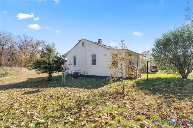 226 Mecklenburg St, Petersburg, VA 23803