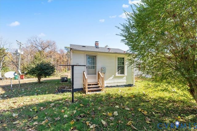 226 Mecklenburg St, Petersburg, VA 23803