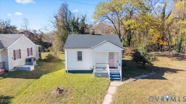 226 Mecklenburg St, Petersburg, VA 23803