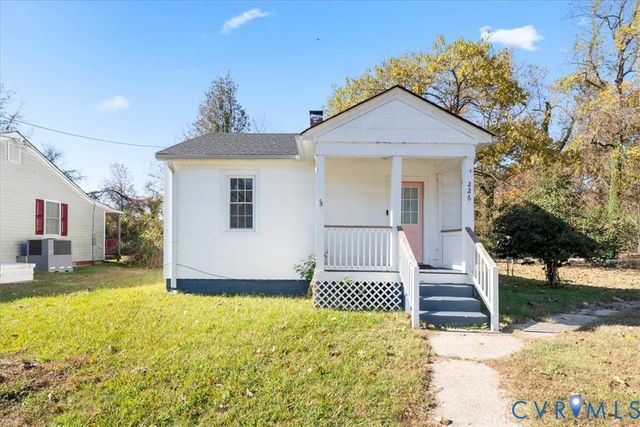 226 Mecklenburg St, Petersburg, VA 23803