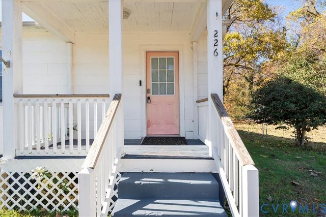 226 Mecklenburg St, Petersburg, VA 23803