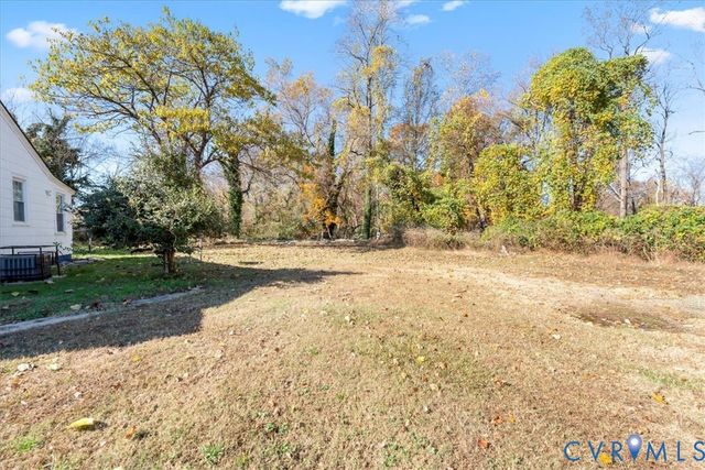 226 Mecklenburg St, Petersburg, VA 23803