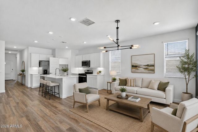 15476 W DESERT HOLLOW Drive, Surprise, AZ 85387