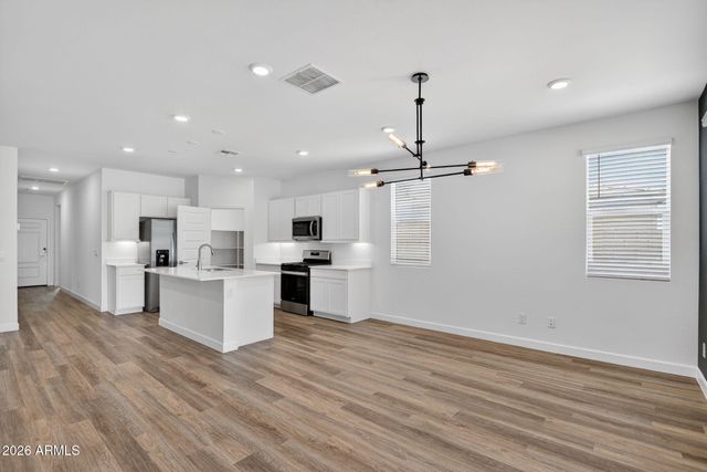 15476 W DESERT HOLLOW Drive, Surprise, AZ 85387