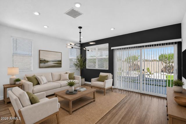 15476 W DESERT HOLLOW Drive, Surprise, AZ 85387