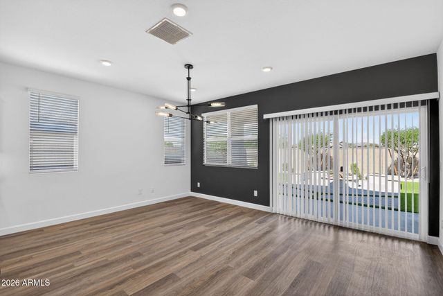 15476 W DESERT HOLLOW Drive, Surprise, AZ 85387