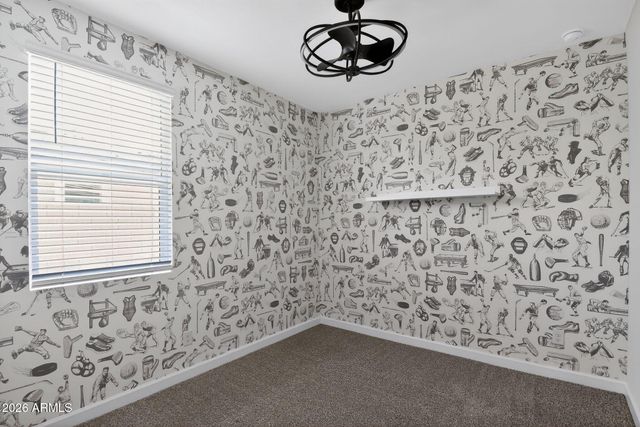 15476 W DESERT HOLLOW Drive, Surprise, AZ 85387